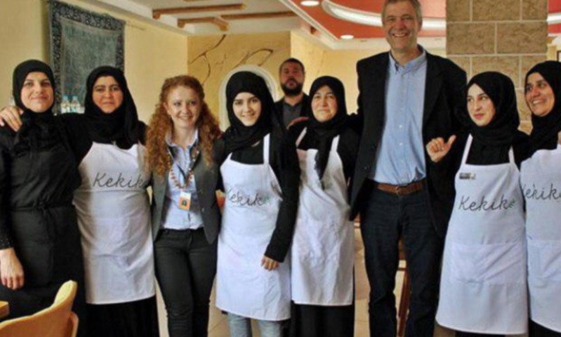 نساء سوريات وتركيات يفتتحن مطعماً مشتركاً في ماردين