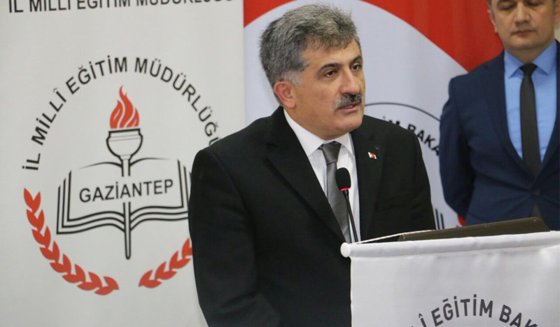 تركيا لن تميز الطلاب السوريين عن الأتراك وستمنحهم هويات خاصة للتسجيل في مدارسها تركيا لن تميز الطلاب السوريين عن الأتراك وستمنحهم هويات خاصة للتسجيل في مدارسها