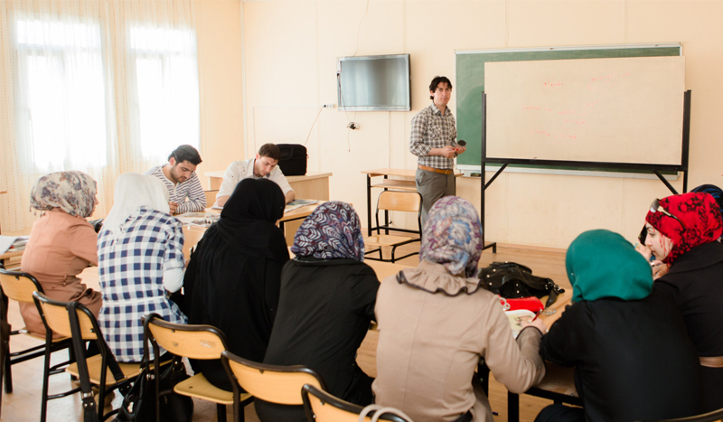 تركيا: ما هو مصير المعلمين السوريين بعد تقليص المراكز المؤقتة!