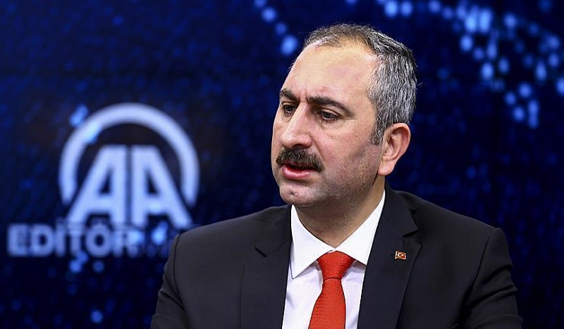 وزير العدل التركي: السوريون يرغبون بالعودة لوطنهم كلما توفر لهم الأمان وزير العدل التركي: السوريون يرغبون بالعودة لوطنهم كلما توفر لهم الأمان