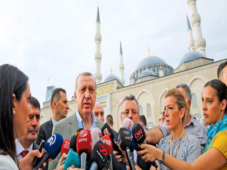 اردوغان ردا على المعارضة يؤكد مجدداً عزم بلاده على منح الجنسية للسوريين