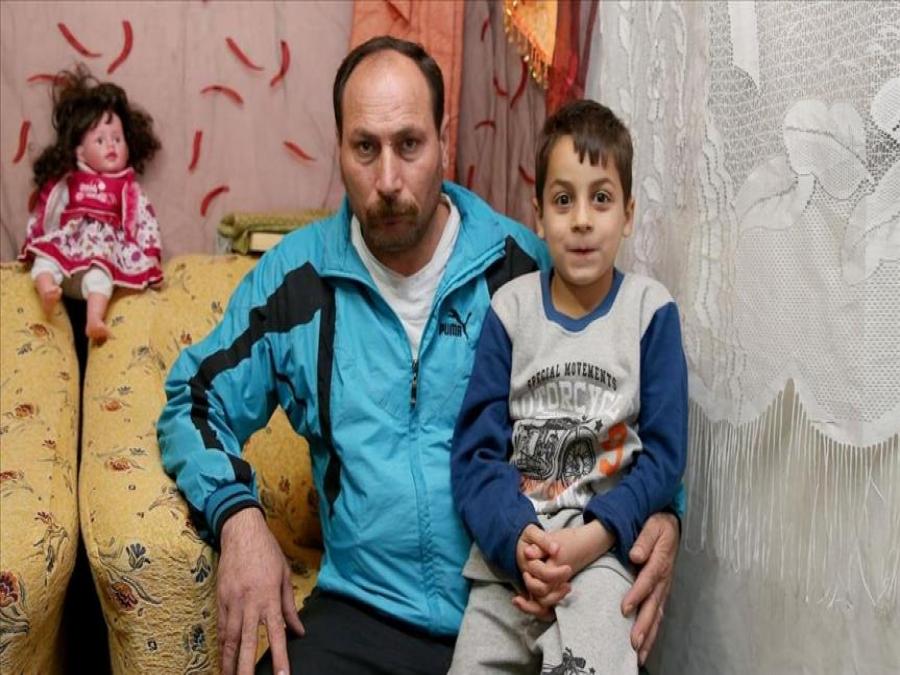 والد طفل سوري يعفو عن بائع تركي ضرب ابنه