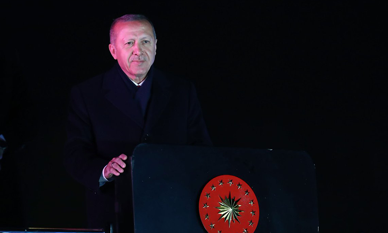 تركيا.. مرشحة حزب معارض تستنكر كتابة لافتات انتخابية بالعربية وأردوغان يردّ
