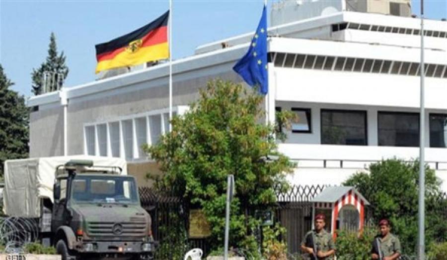   قناة ألمانية لاجئون سوريون يدفعون رشى للحصول على مواعيد في سفارات بلادنا