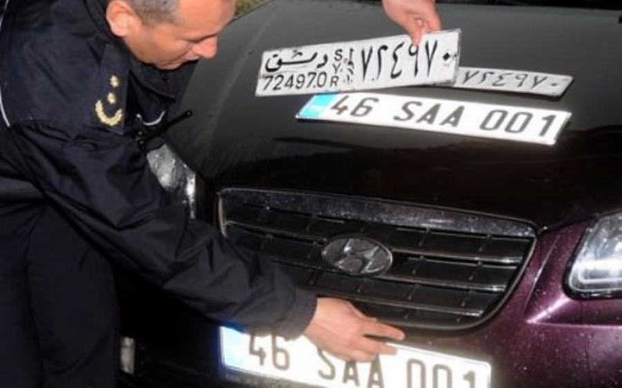 إدارة فرع المرور في ولاية كهرمان مرعش تمنح لوحات تركية للسيارات السورية