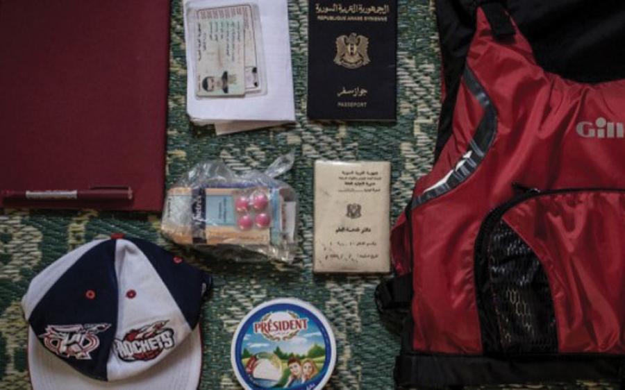 صحيفة بريطانية ترصد رحلة لاجئ سوري من لحظة انطلاقه في مصر إلى حين وصوله للسويد