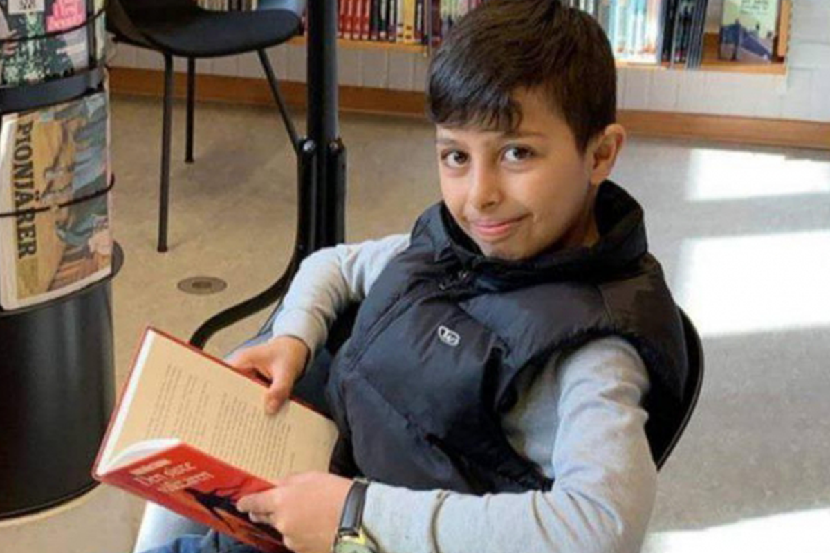 طفل فلسطيني سوري يحصل على جائزة أفضل الرواة في السويد