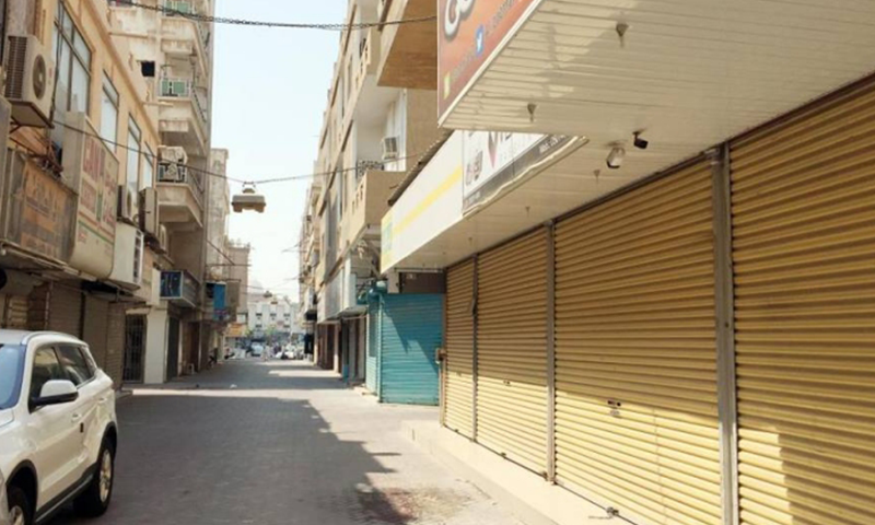 لبنان...عمال سوريون يتسبّبون بإغلاق محال الحلاقة بالشمع الأحمر