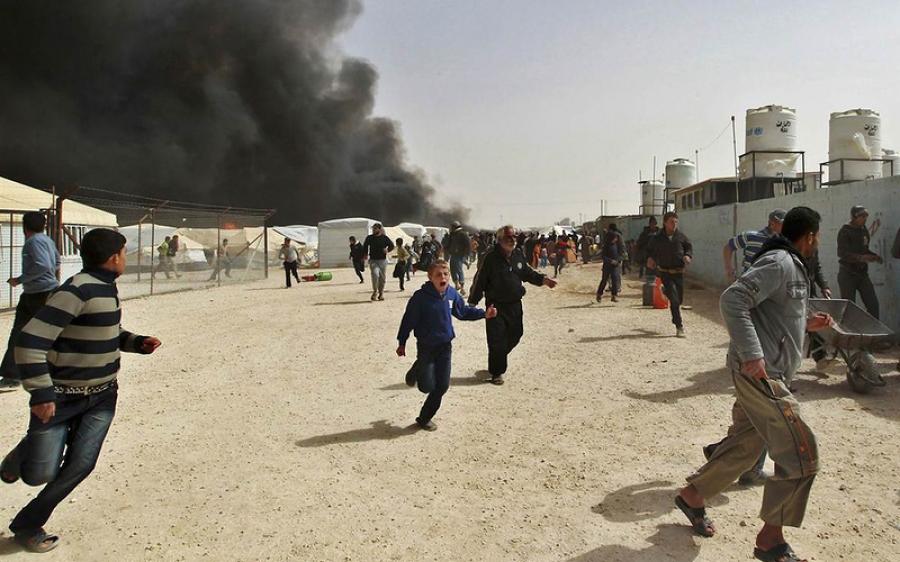 حريق في مخيم أطمة الحدودي مع تركيا