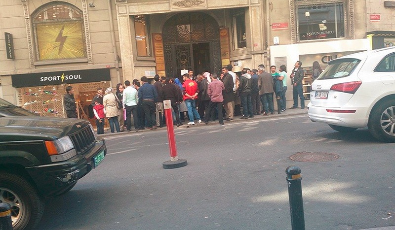 النظام يعلن عن آلية جديدة لاستصدار سندات الإقامة للسوريين في الخارج النظام يعلن عن آلية جديدة لاستصدار سندات الإقامة للسوريين في الخارج
