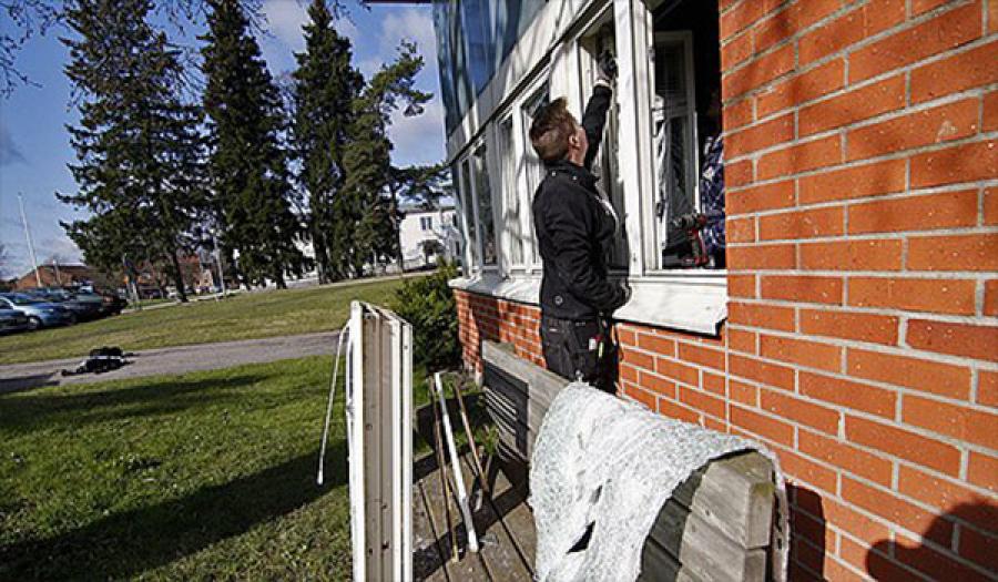 هروب ستة من طالبي اللجوء المرفوضين من بناية مصلحة الهجرة قبل ترحيلهم في السويد