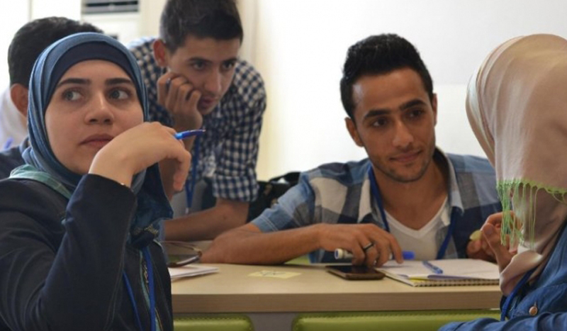 منحة "سبارك" والشباب السوري.. بين "فوات القطار"، والتقصير الأممي منحة "سبارك" والشباب السوري.. بين "فوات القطار"، والتقصير الأممي