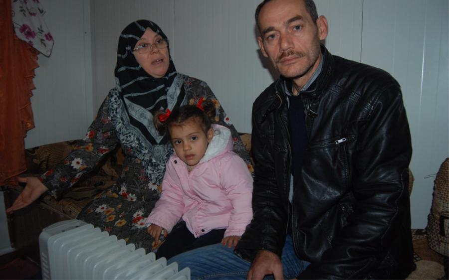 السلطات التركية تعمل على توفير أجهزة التدفئة بمخيمات اللاجئين السوريين