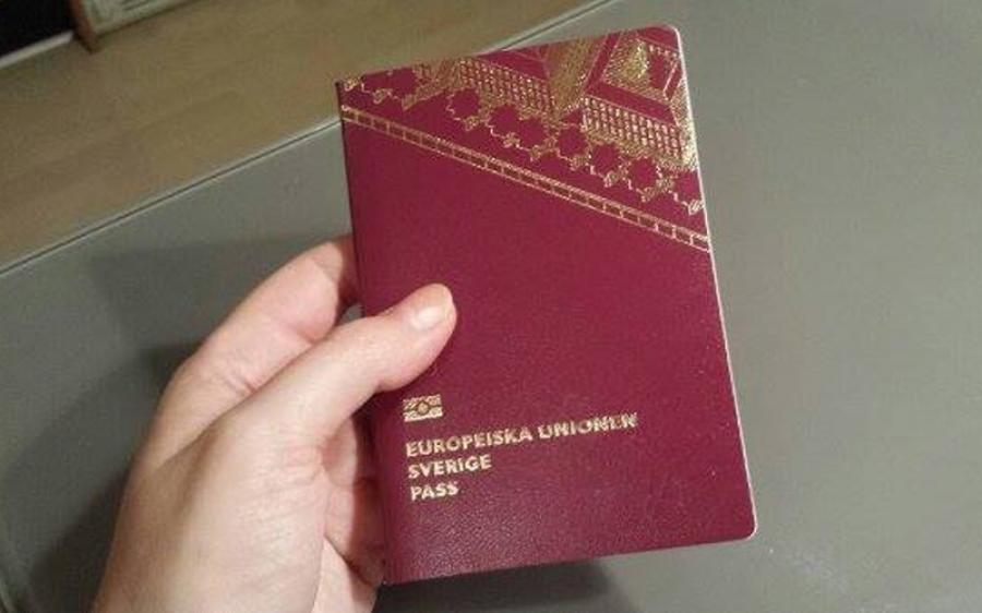 كيف أحصل على جواز السفر للأجانب في السويد و ما هي البلدان التي يسمح لي بالسفر إليها ؟  