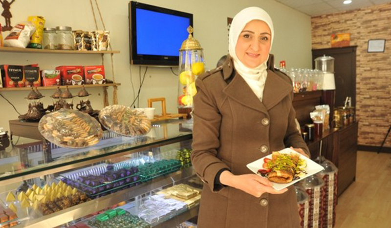 "بيت الشوكولا" سيدة سورية تحقق حلمها في تركيا