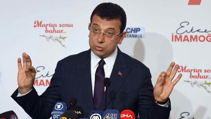 رئيس بلدية إسطنبول يؤيد الإجراءات بحق السوريين