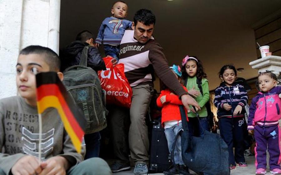 رئيس شركة ألمانية يدعو إلى الإسراع في توظيف عدد أكبر من اللاجئين