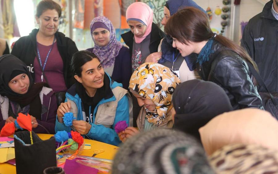 لميس التركية تزور اللاجئين السوريين في مخيم الزعتري