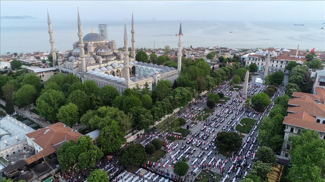 جوانب مميزة من أجواء استقبال الأتراك لشهر رمضان