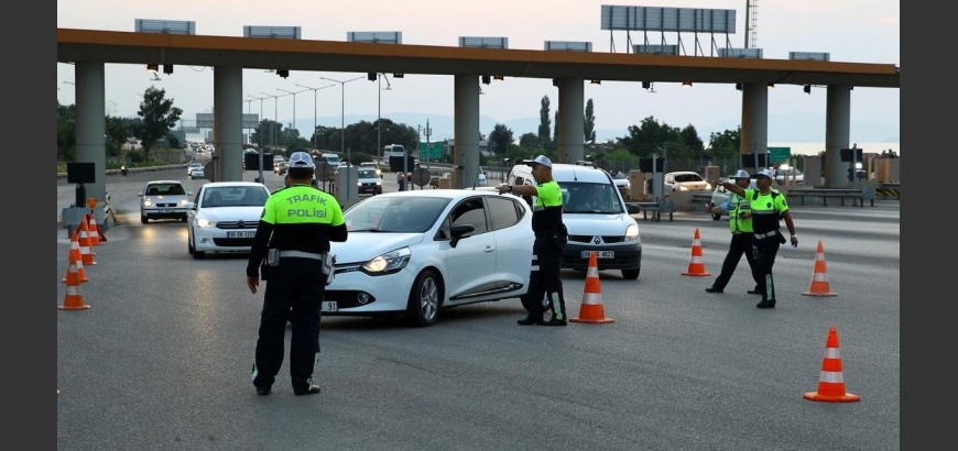 حملة مخالفات تطال سيارات الأجرة السورية في الجنوب التركي