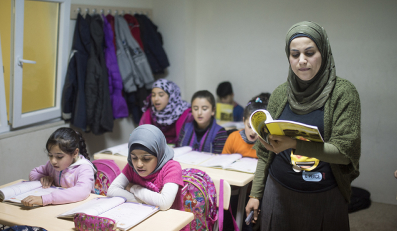 ما حقيقة الأنباء عن طلب وزارة التربية والتعليم التركية من المدرسين السوريين تعديل الشهادات؟