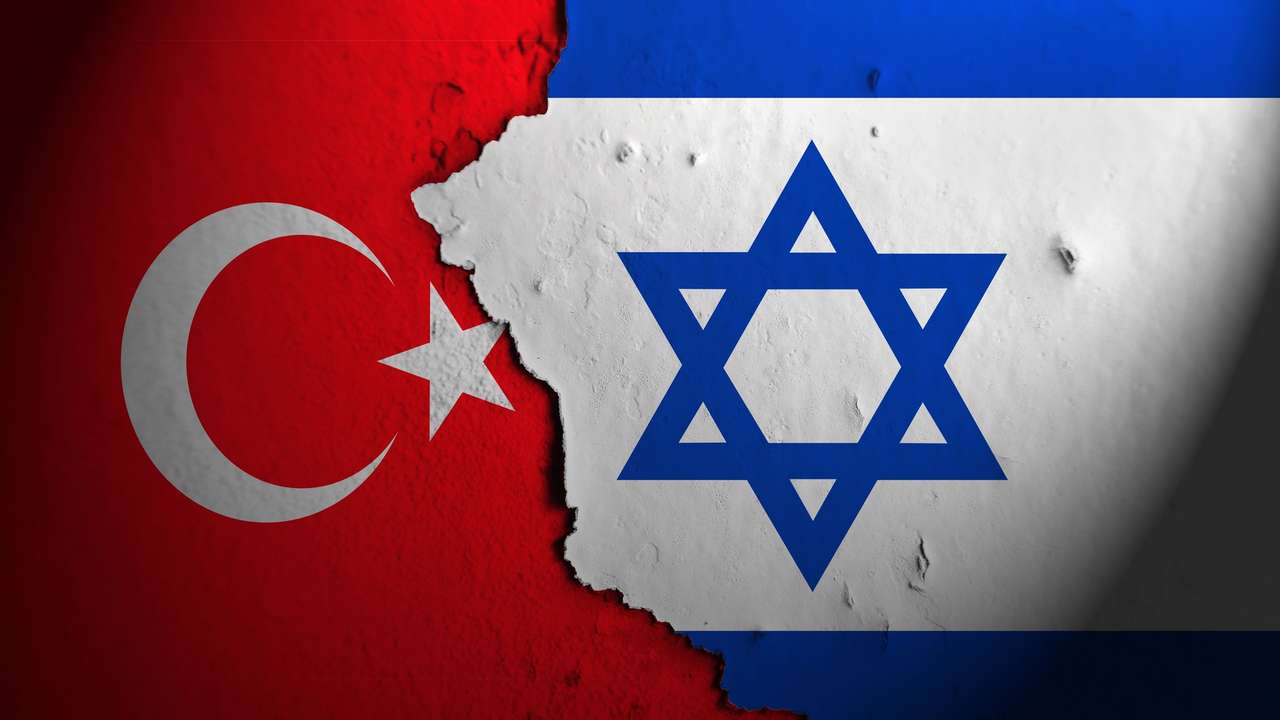 "تركيا ذراع حماس وأردوغان نازي".. هجوم إسرائيلي على أنقرة بسبب ترحيل لاعب داعم لمجازر غزة