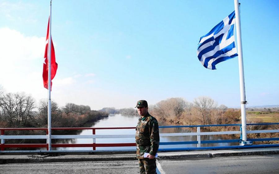 اليونان تقرر إزالة الأسلاك الشائكة على طول حدودها مع تركيا