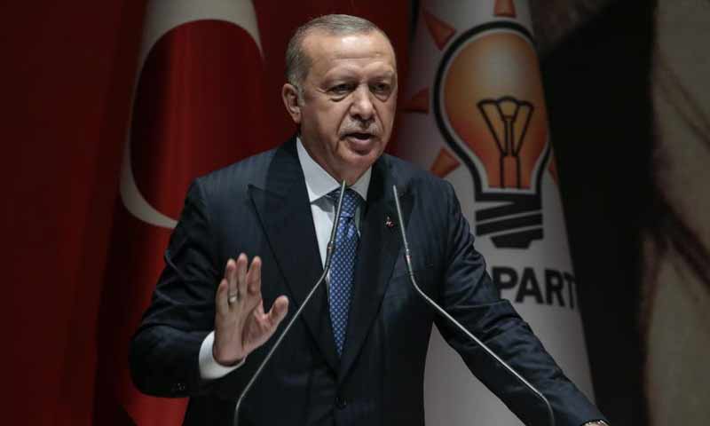 أردوغان يهدد الغرب: سنفتح بوابات للاجئين السوريين ما لم يتم إنشاء “المنطقة الآمنة”