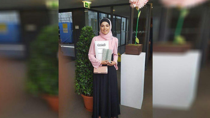 طالبة سورية تحصد المرتبة الأولى في الإعدادية وتتحدى "حافظ بشار الأسد"